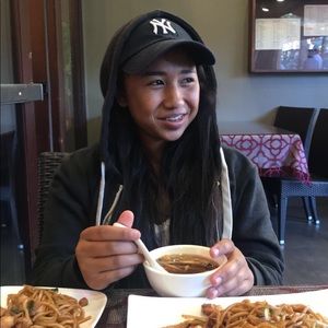 Meet your Posher, Kayla